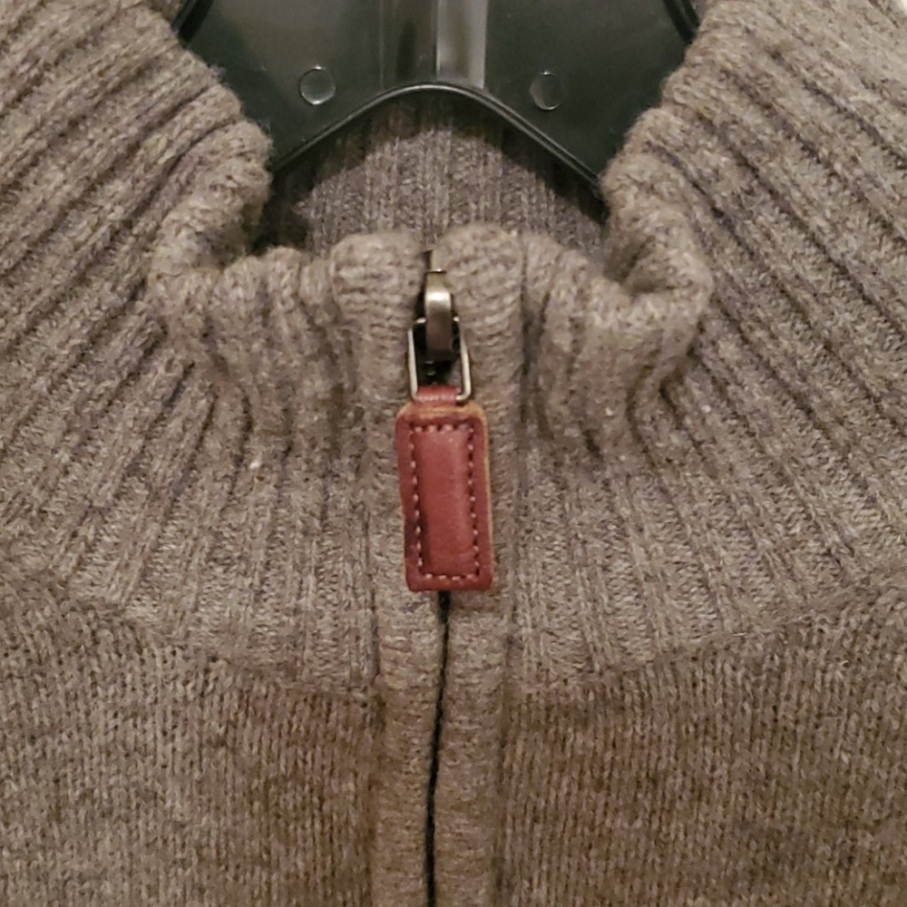 EUC Men's J. Crew half zip pullover - Picture 3 of 4